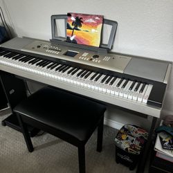 Yamaha Keyboard Like New 