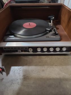 Benjamin Solid State Stero 200 Turntable