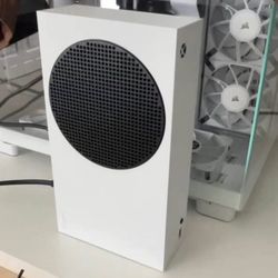 Xbox series S with extra Fan and External memory