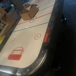 Air hockey Table