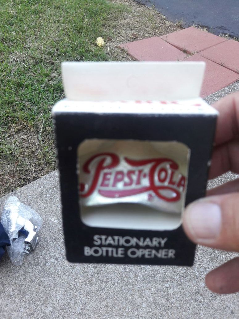 Vintage Pepsi opener by star x in box see our other items on my sight