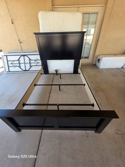 Bed frame / book case