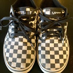 Vans Chuka Low Skate Shoes Men’s 8.5 Checkerboard Black-And-White