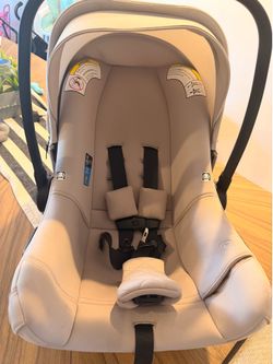 Nuna Car seat and Base