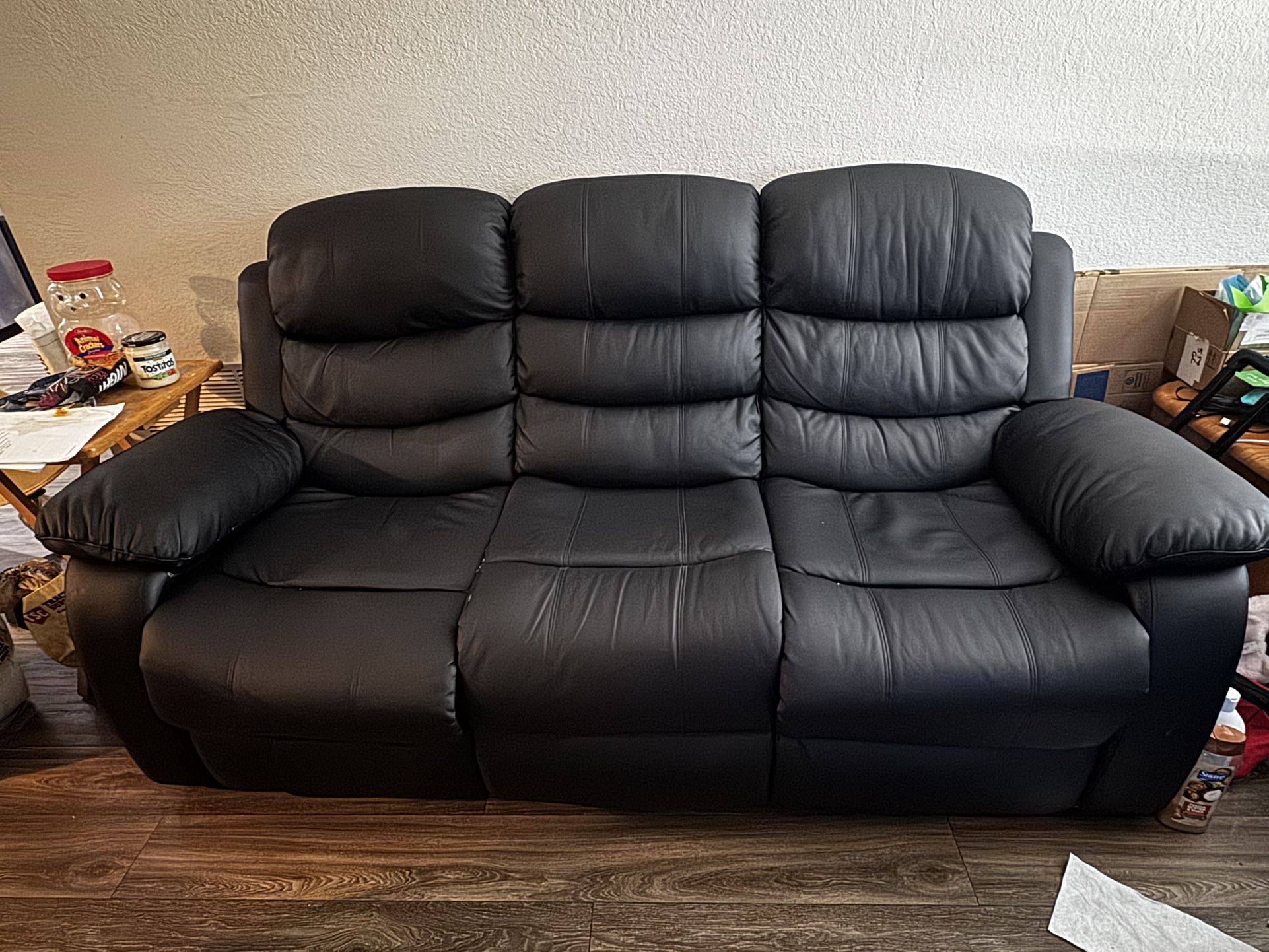 RECLINING COUCH & LOVE SEAT