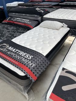 Brand New Queen Mattress Floor Models- Only 20 needed up front!