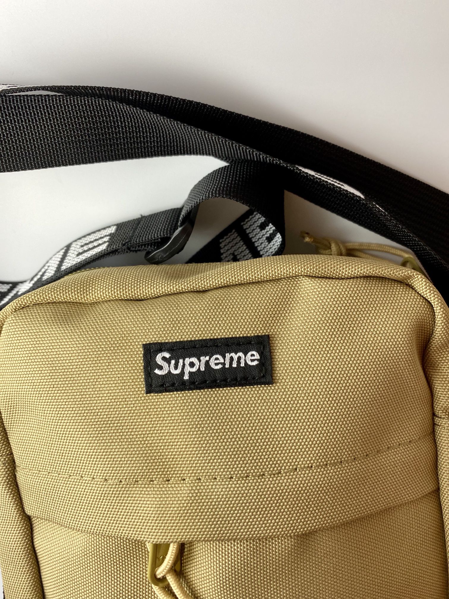Box logo cloth satchel Supreme Black in Cloth - 32958306