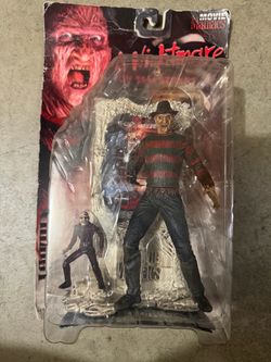 Movie Maniacs Freddy Krueger Action Figure