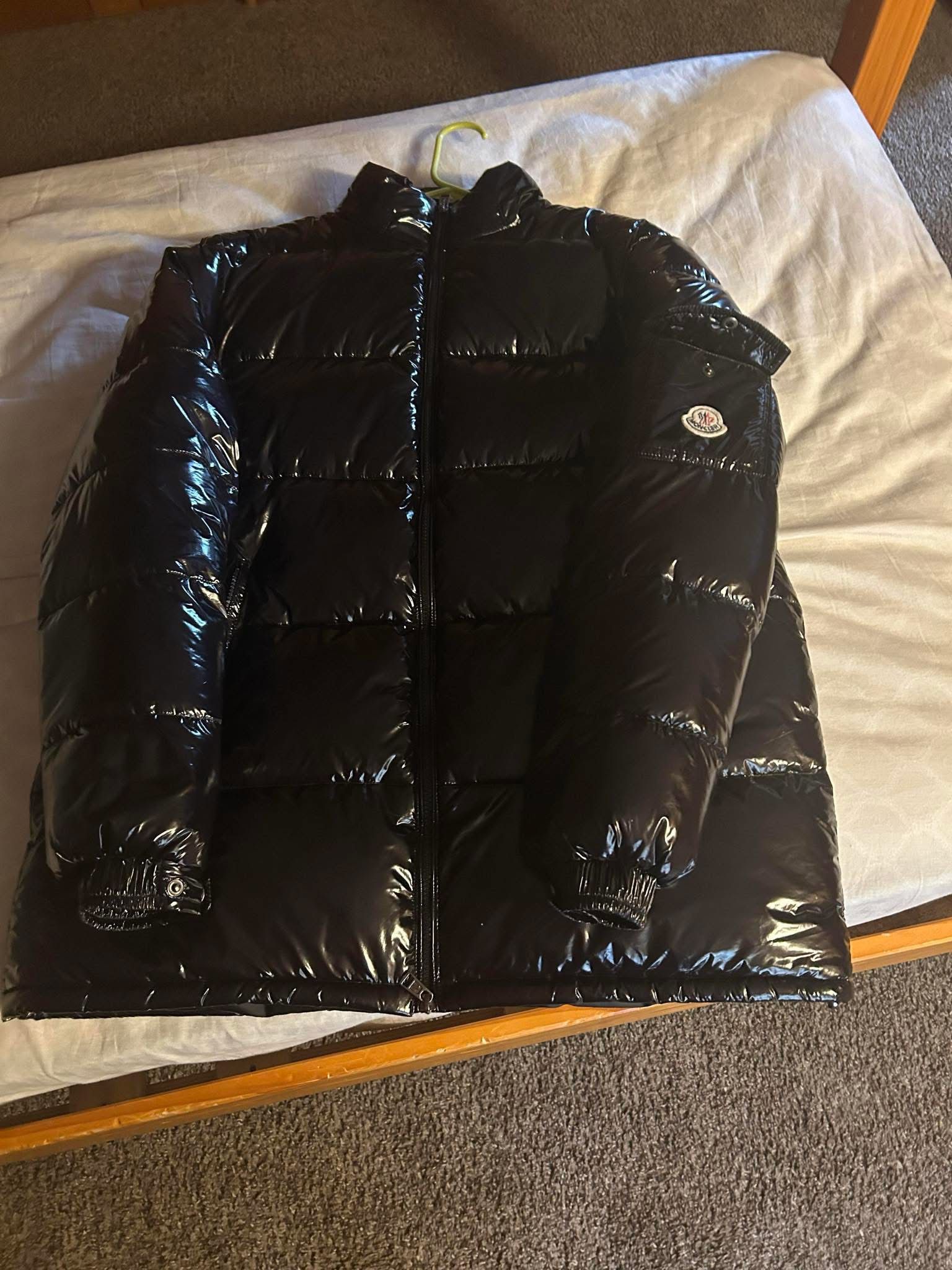 Moncler Puffer Jacket Size Large
