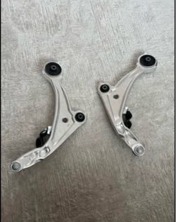 Lower front suspension arms Nissan Teana J32 / Altima / Murano Z51, set of 2 pieces (left and right) assembled with ball and silent blocks