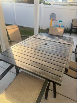 Expandable Patio Table with 6 chairs