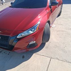 2019  Nissan Altima  SR.       