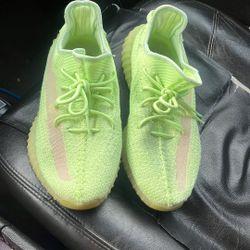 Adidas Yizee 10  1/2