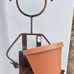 Handmade Metal Outdoor Sculpture. 32"T. PLEASE READ DESCRIPTION 