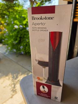 Wine bottle opener