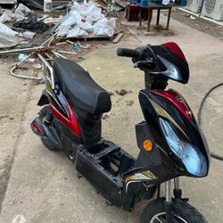 motorcycle color black like brand new  for 400 US 