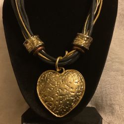 Black And Gold 20” Multiple Strand Necklace W/ Large Gold Solid Heart Pendant 