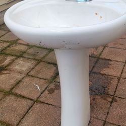 Pedestal Sink for bathroom

