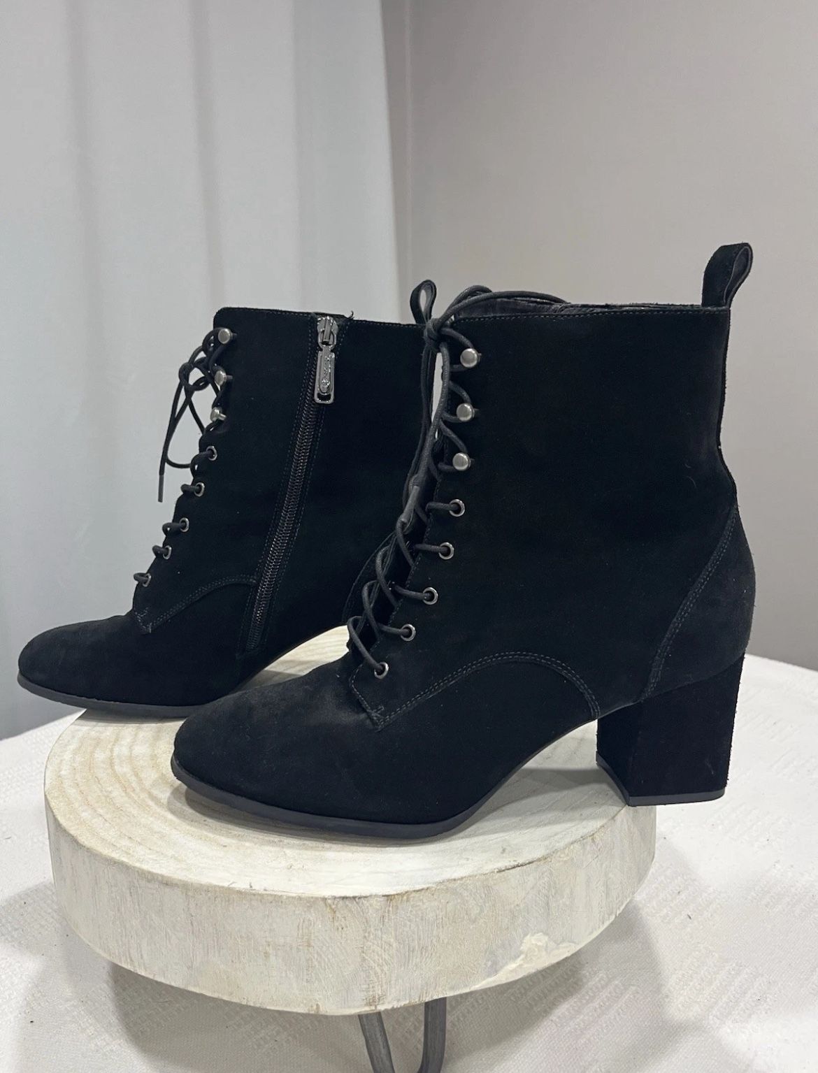 Blondo Waterproof Black Suede Lace-Up Ankle Boots Women's Size 9m