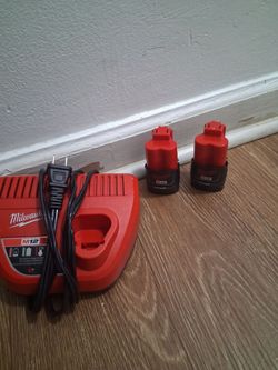Milwaukee cargador