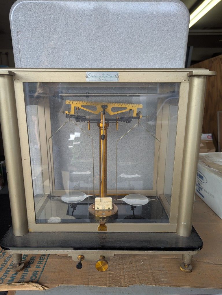 Vintage Scientific Scale 