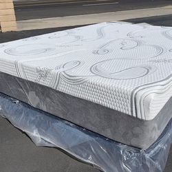 Full Organic Hybrid Cool Gel Memory Foam Mattress!!