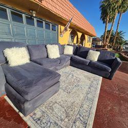 Beautiful Sectional With Lounge And Full Out Bed Inside Couch Totally Deep Clean Good Condition No Stains No Smell Modern Furniture 