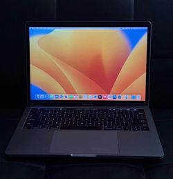 Apple MacBook Pro (2017) 13-inch Intel Core i7 3.5GHz 16GB RAM 500GB Touch Bar