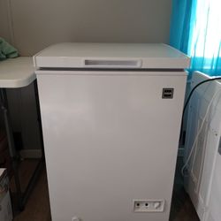 RCA  Chest Freezer