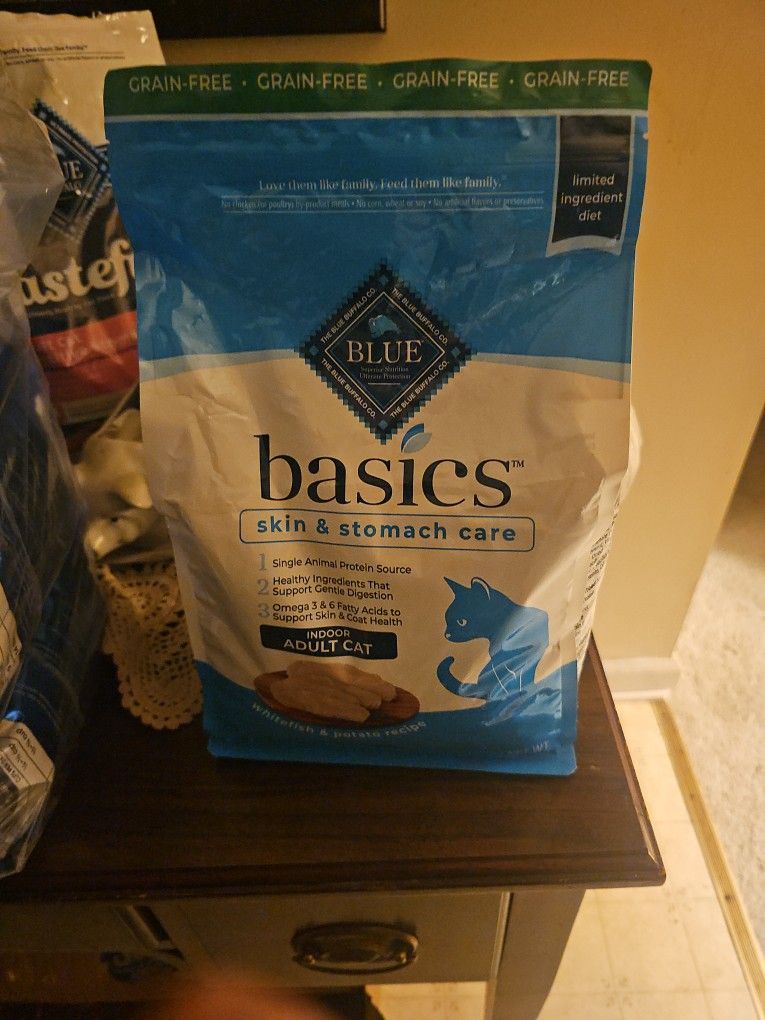 Blue Buffalo Basics Cat Food