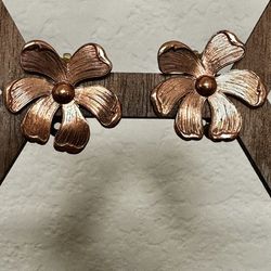 Genuine copper  from copper gems  Coppercraft Guild  dogwood  Floral Clip on earrings 