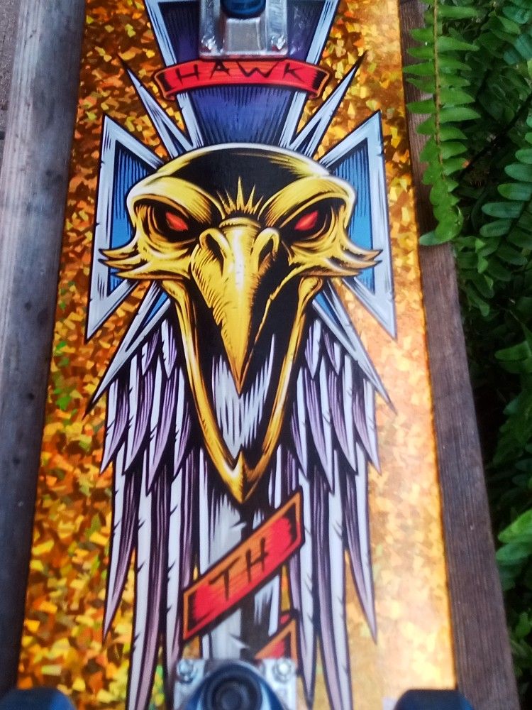 GORGEOUS TONY HAWK SKATEBOARD