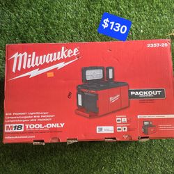 Milwaukee
M18 18-Volt Lithium-Ion Cordless PACKOUT 3000 Lumens LED Light with Built-In Charger
