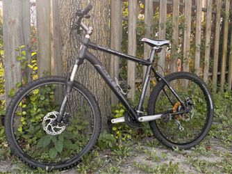 2012 Trek 3 Series Disc – Medium 17” Frame – $220 OBO