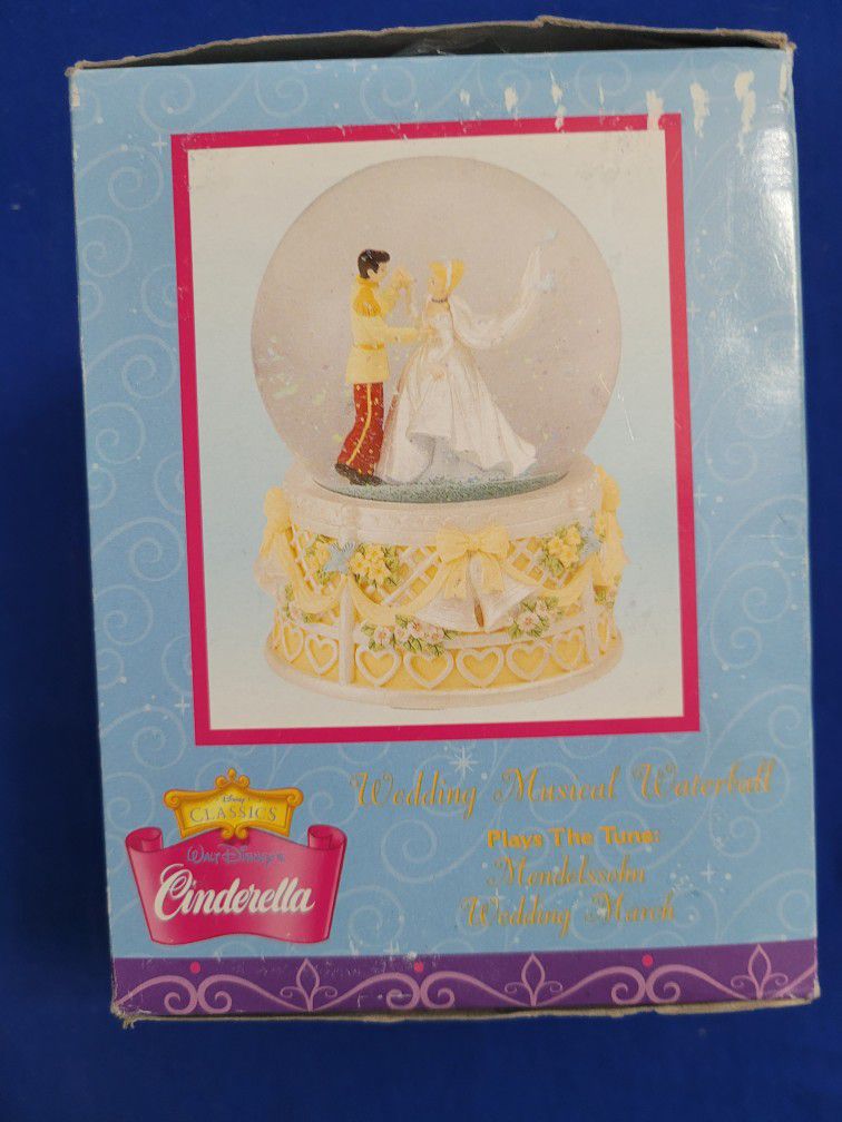 Disney Cinderella And Prince Charming Wedding Snowglobe In Box