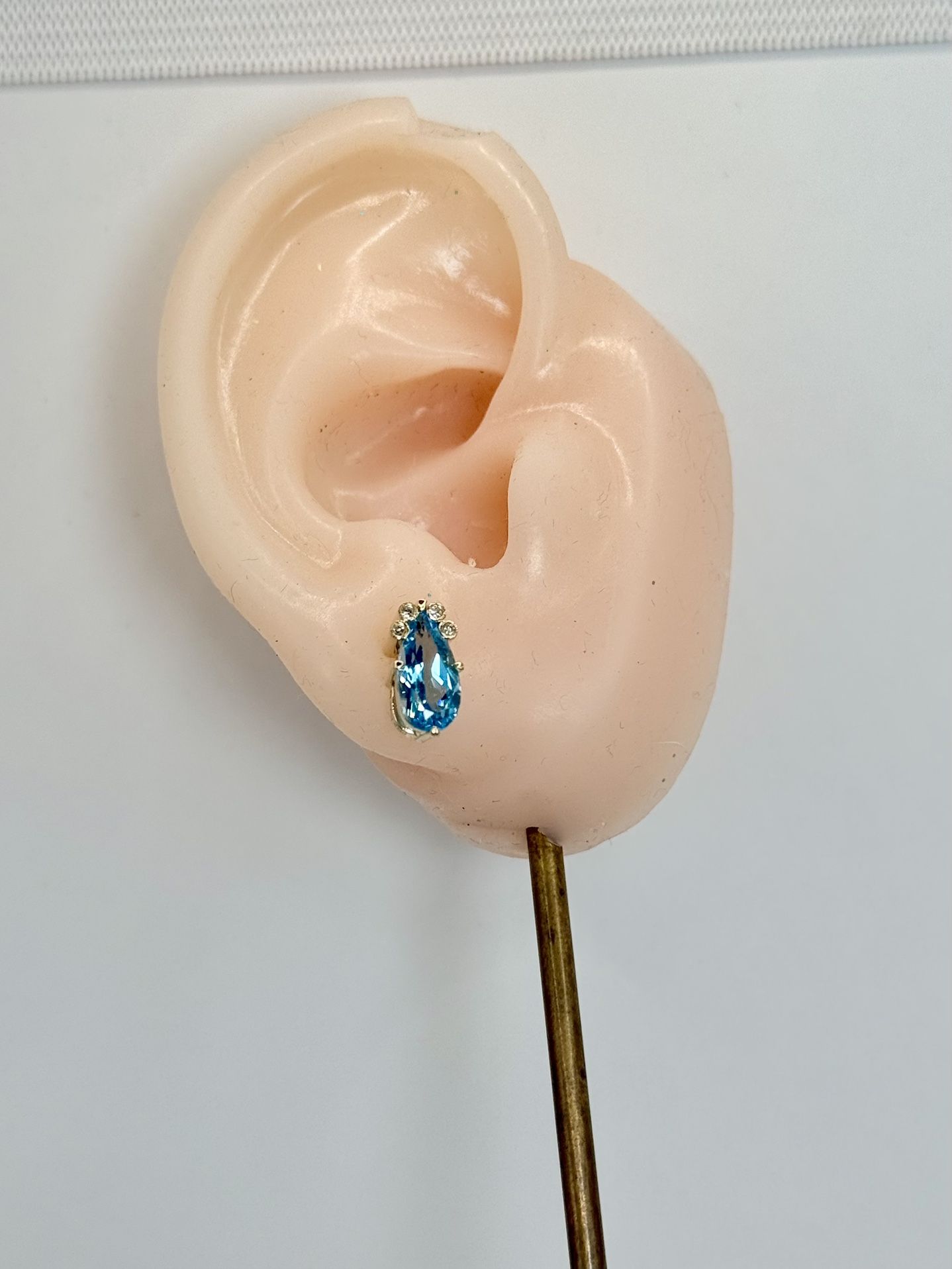 NWOT 9K Yellow Solid Gold 2.825ct Blue Topaz Pear Cut/0.04ct Diamonds Earrings