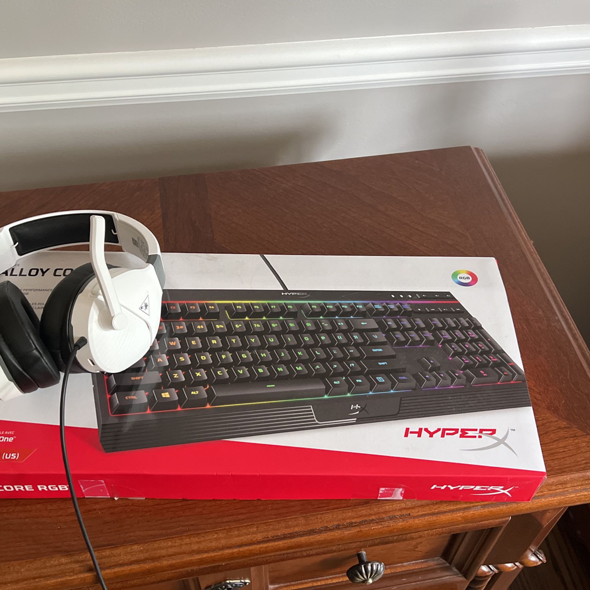 Hyper X Gaming Keyboard And Turtle Beach Headset