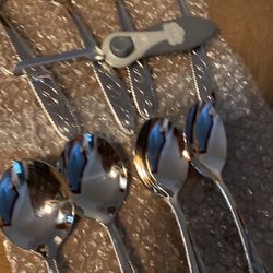 Cucharas para sopa redondas de lujo y tela 29 piezas principados nuevas en su caja