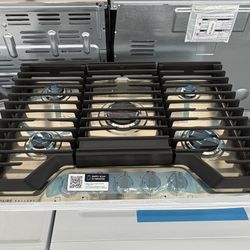  Frigidaire Gallery 30 in. Gas Cooktop in Stainless Steel with 5-Burner Elements, including Quick Boil and Simmer Burner