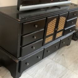 Buffet, bureau, entertainment center