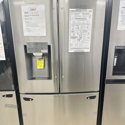 LG French Door Refrige With Water/ice Maker And ThinkQ 
