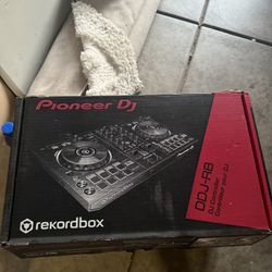 Pioneer DJ DDJ-RB Channel DJ Controller Black