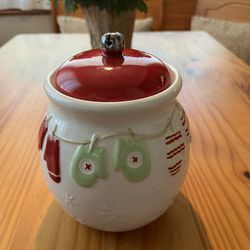 Hallmark Holiday Cookie Jar with Snow Mittens 7” in Height