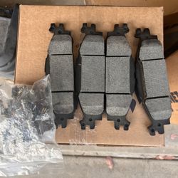 2015 Ford Explore  Sports Break Pads (Front Tires)