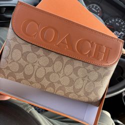 🎄🎄🎄 C. O. A. C. H.   💼  Bag  Gift For Mom !! 🎅🎅🎅