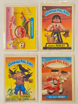 (4) VINTAGE 1986 TOPPS. GARBAGE PAIL KIDS. TRADING CARDS STICKERS LOT.
