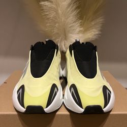 Adidas Yeezy Boost 700 MNVN Laceless Phosphor Men’s Shoe Size 6.5