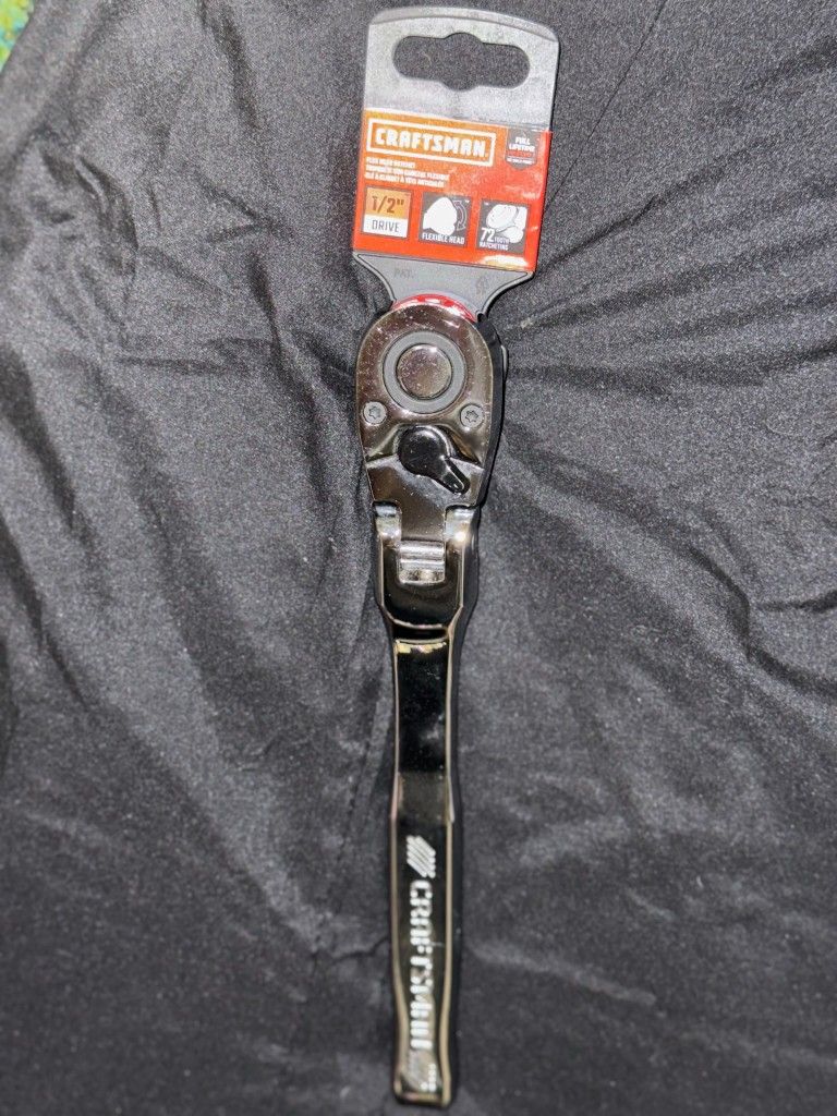 CRAFTSMAN.
1/2"
DRIVE
FLEXIBLE HEAD