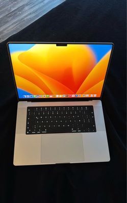 Apple MacBook Pro 16 inch M1 Pro chip year 202110/10 condition 16ram 512gb flash hard drive low used like new