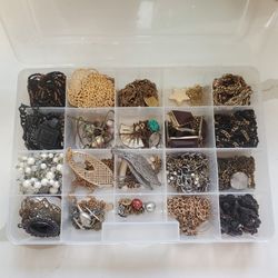 25 Fashion Necklaces All For $10